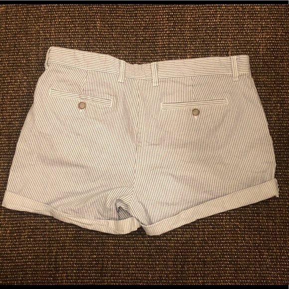 Gap blue and white striped khaki shorts - Picture 2 of 4